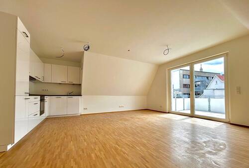 Wohn-/Esszimmer - 