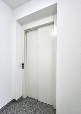 Personenaufzug - Etagenwohnung mit 77,90 m² in Reutlingen zur Miete