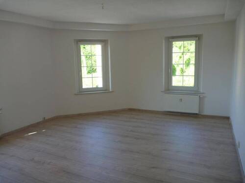 Wohnzimmer - 4 Zimmer Etagenwohnung in Nünchritz