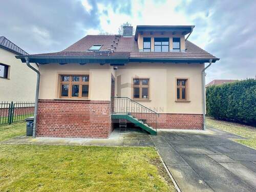 Wohnhaus - Blick nach Süden - 