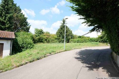 Zufahrtsstraße - Grundstück in Remseck zum Kaufen