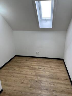 Ankleide / Büroplatz en Suite Schlafzimmer OG - 