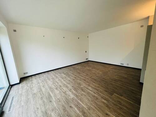 Wohnzimmer EG - 1 Zimmer Einfamilienhaus in Eutingen
