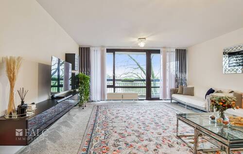 Wohnzimmer - 4 Zimmer Etagenwohnung zum Kaufen in Köln
