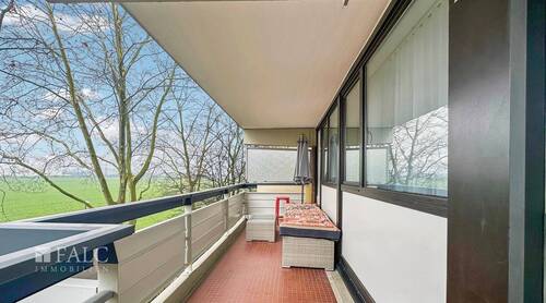 Balkon - 4 Zimmer Etagenwohnung in Köln
