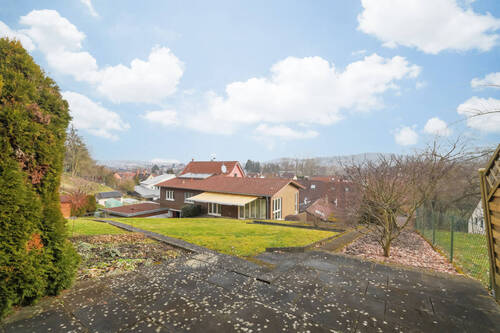 Rückansicht, Freisitz und Garten - Charmantes 2-Familienhaus in Remchingen-Wilferdingen