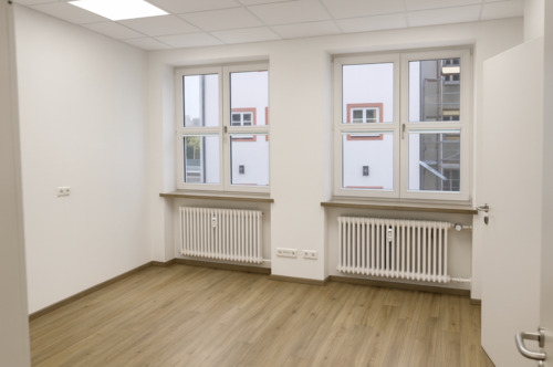 Behandlungsraum / Büroraum - 