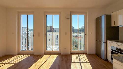 Wohnbereich - Kompakte Wohnung für 1-2 Personen - bodentiefe Fenster mit Vormittagssonne