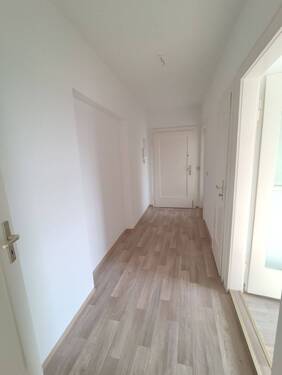 Flur - Etagenwohnung mit 51,80 m² in Löbau zur Miete
