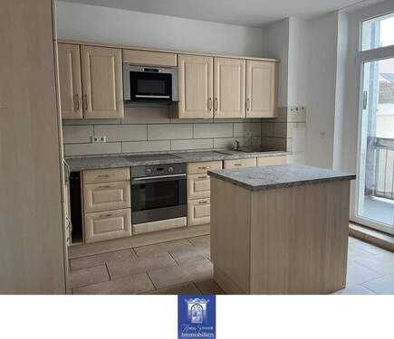 EBK - Alles was das Herz begehrt! Perfekte Wohnung mit Einbauküche, Balkon und Parkett!