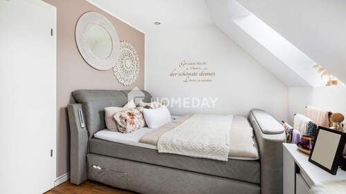 1. OG Elternschlafzimmer 1 - 