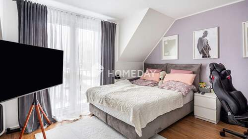 1. OG Schlafzimmer 1 - 