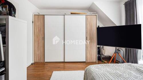 1. OG Schlafzimmer 3 - 