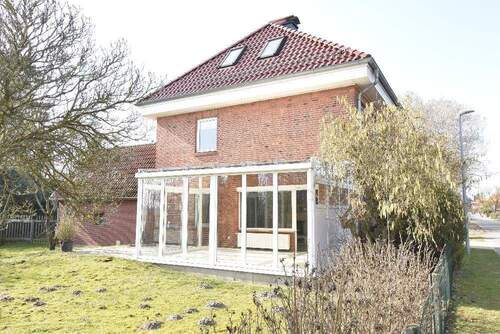 Ansicht Seite Wintergarten - 6 Zimmer Mehrfamilienhaus, Wohnhaus zum Kaufen in Suhlendorf