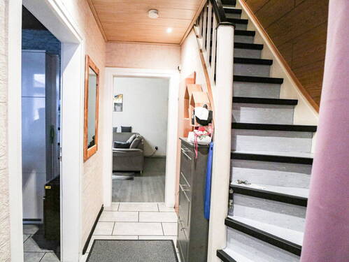Treppe EG - 3 Zimmer Doppelhaushälfte zum Kaufen in Ludwigshafen Am Rhein