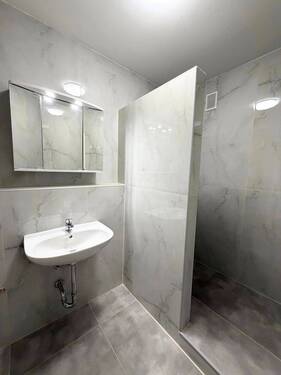 Badezimmer - Etagenwohnung mit 96,00 m&sup2; in Bergheim zum Kaufen