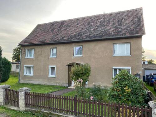 Straßenansicht - Ländliche Ruhe u. doch nah an der Stadt!