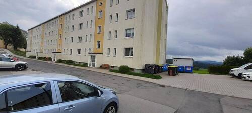 Vorderseite Hochparterre - 3 Zimmer Etagenwohnung zum Kaufen in Sayda