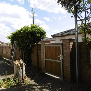 Innenhof mit Hofeingangstür - 