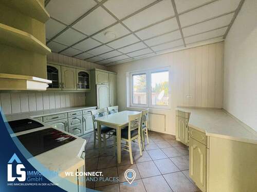 Küche mit EBK im EG - Etagenwohnung mit 100,00 m&sup2; in Gardelegen zur Miete