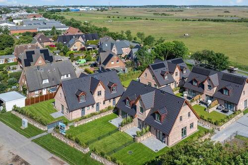 Süd-Ostansicht - 4 Zimmer Mehrfamilienhaus, Wohnhaus zum Kaufen in Sylt