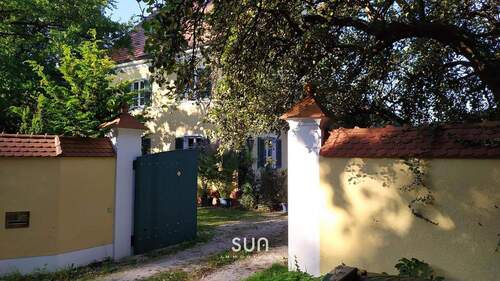 Zufahrtstor - 1 Zimmer Mehrfamilienhaus, Wohnhaus in Röfingen