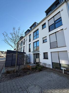 Haus Eingangsbereich - Etagenwohnung mit 58,50 m&sup2; in Böblingen zur Miete