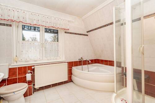 Badezimmer - Einfamilienhaus mit 94,00 m&sup2; in Berlin zum Kaufen