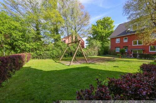 24 Spielplatz - 