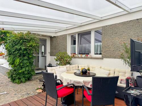 Überdachte Terrasse - 5 Zimmer Einfamilienhaus zum Kaufen in Brandis