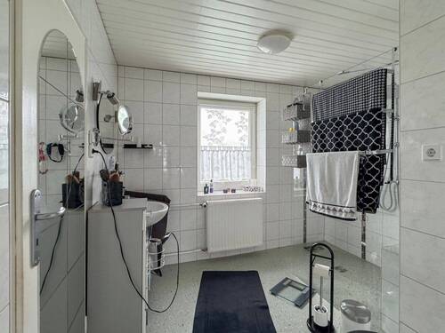 Hauptbad im OG - 