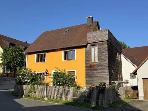 Außenansicht Bild 3 - 6 Zimmer Einfamilienhaus in Offenhausen