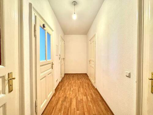 Weitläufiger Flur - Etagenwohnung mit 67,00 m² in Leipzig zur Miete