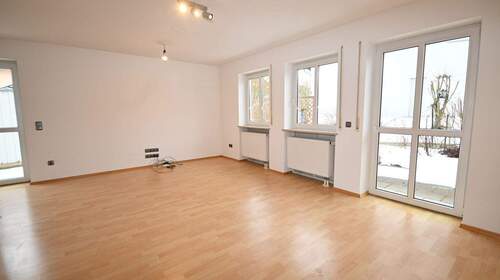 Wohnbereich - 4 Zimmer Doppelhaushälfte zum Kaufen in Parsberg