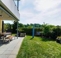 ERDGESCHOSS-WOHNUNG MIT EIGENEM, GROSSEM GARTEN UND SÄNTISBLICK - Friedrichshafen Fischbach