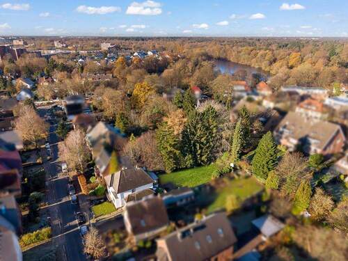 Grundstück mit Bramfelder See - 