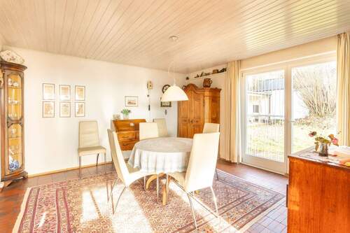 EG - Esszimmer mit Zugang zur Terrasse - 