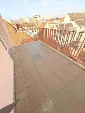 Balkon Beispiel 4.OG - +++ Erstbezug: 2-Zimmer-Wohnung im Zentrum von Singen +++ EBK und TG +++
