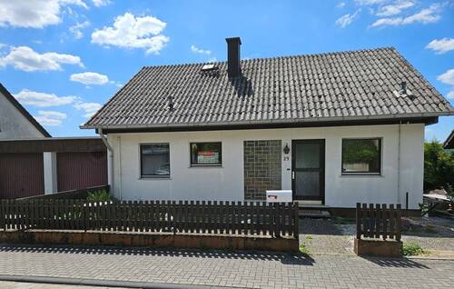 Strassenansicht - 7 Zimmer Einfamilienhaus in Erpel
