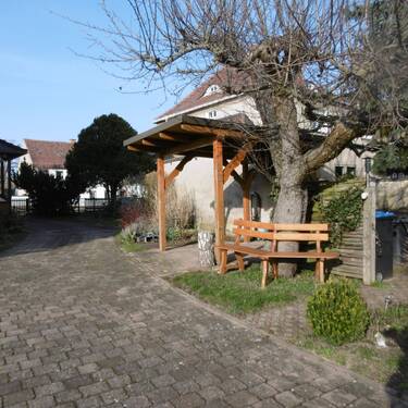 gepflasterte Zuwegung - 