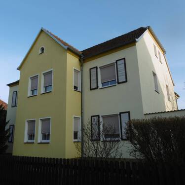 Vorderfront - 1 Zimmer Mehrfamilienhaus, Wohnhaus in Annaburg