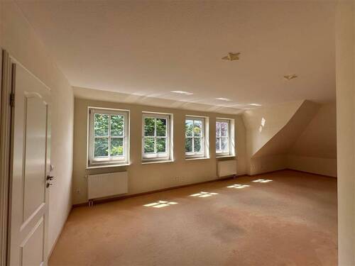  Zimmer 1 OG mit Ankleide - 
