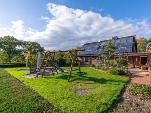 Garten - 6 Zimmer Mehrfamilienhaus, Wohnhaus in Holtland