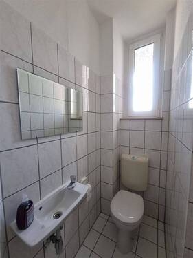 WC - 
