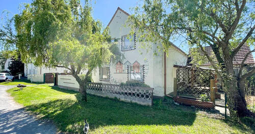 Seitenansicht mit Terrasse - 