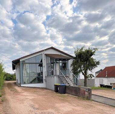 IMG_8753 - Vielseitiges Gebäude am Ortsrand von Niederlosheim gelegen mit großem Grundstück!