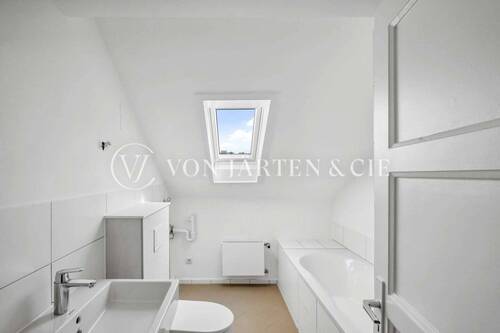 backbone_508834-A_070_HD - 