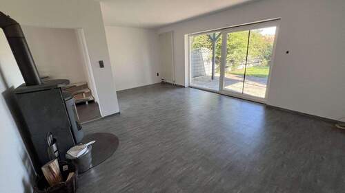 Wohnzimmer1 - 4 Zimmer Doppelhaushälfte zum Kaufen in Amberg