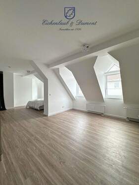 Ess- & Wohnzimmer - Sanierte 2-ZKB mit EBK am Beethovenplatz, perfekte City-Lage