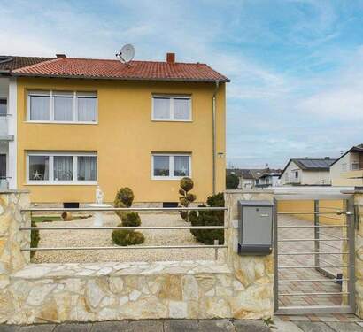 Bild 2 - 7 Zimmer Doppelhaushälfte zum Kaufen in Ludwigshafen